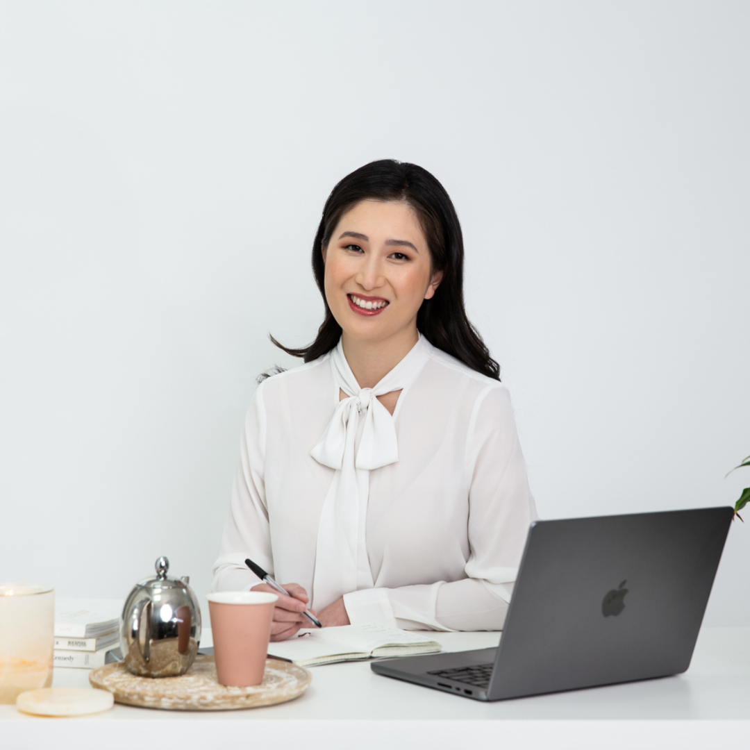 Headshot of Dr. Angela Kwong General Practitioner and Founder of the Enlighten Me Shake High Protein Meal Replacement Shakes for Weight Loss.
